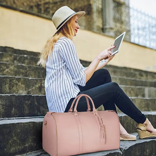 Foldable Travel Bag Pink in use